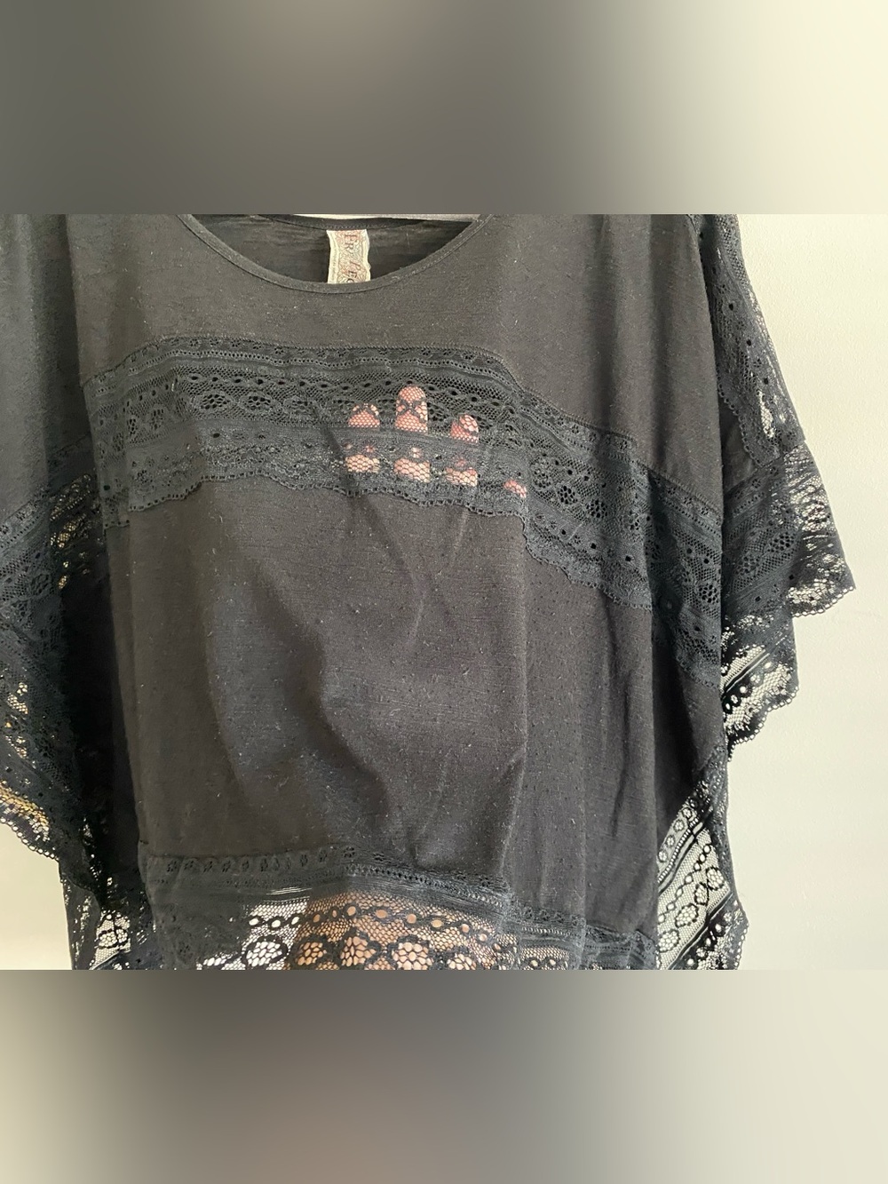 Free People Black Lace Trim Handkerchief Style Tee Shirt - Size L - Picture 5 of 8